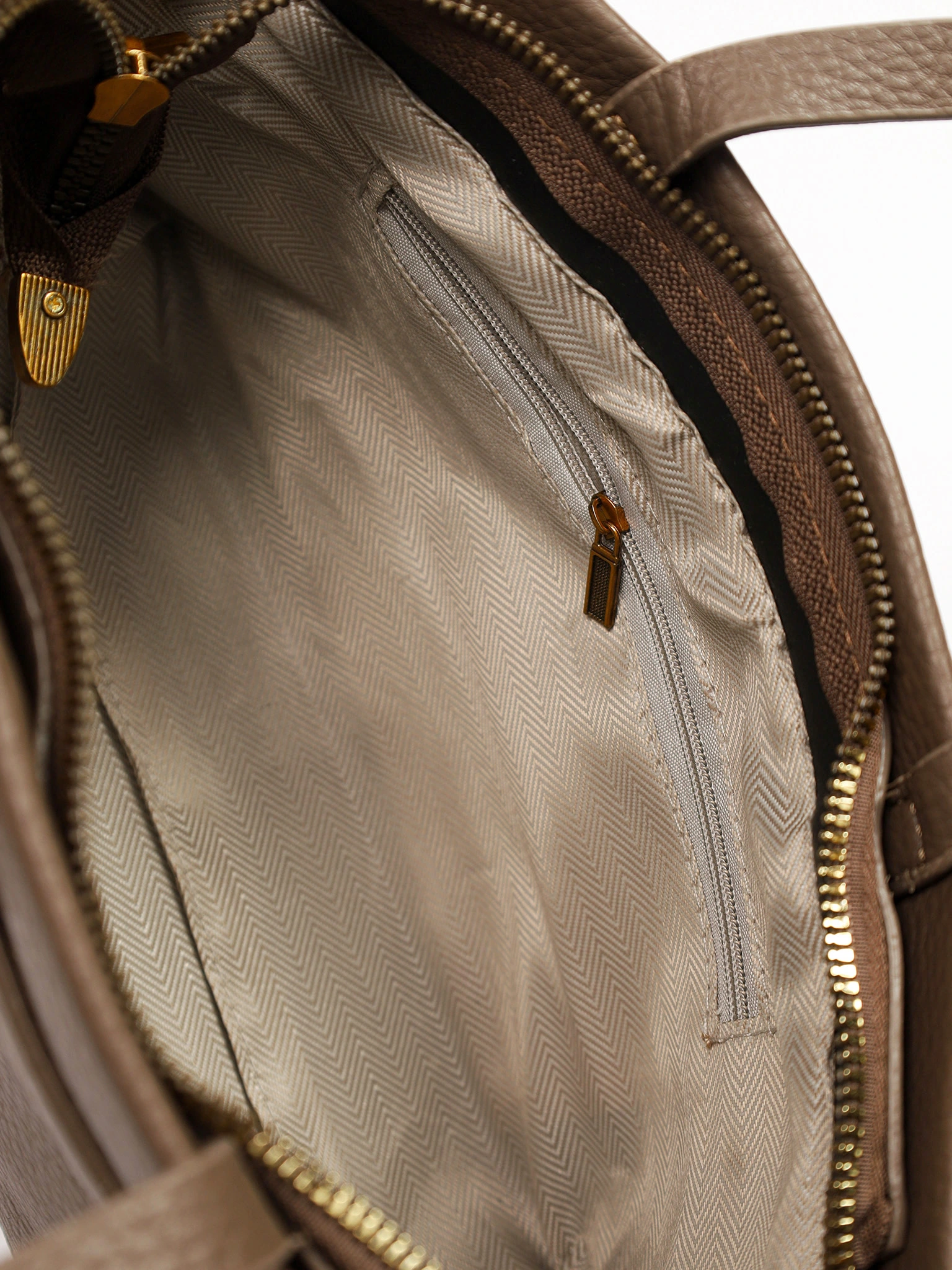 Сумка-тоут с декоративным платком и ремешком с пряжкой в ассортименте